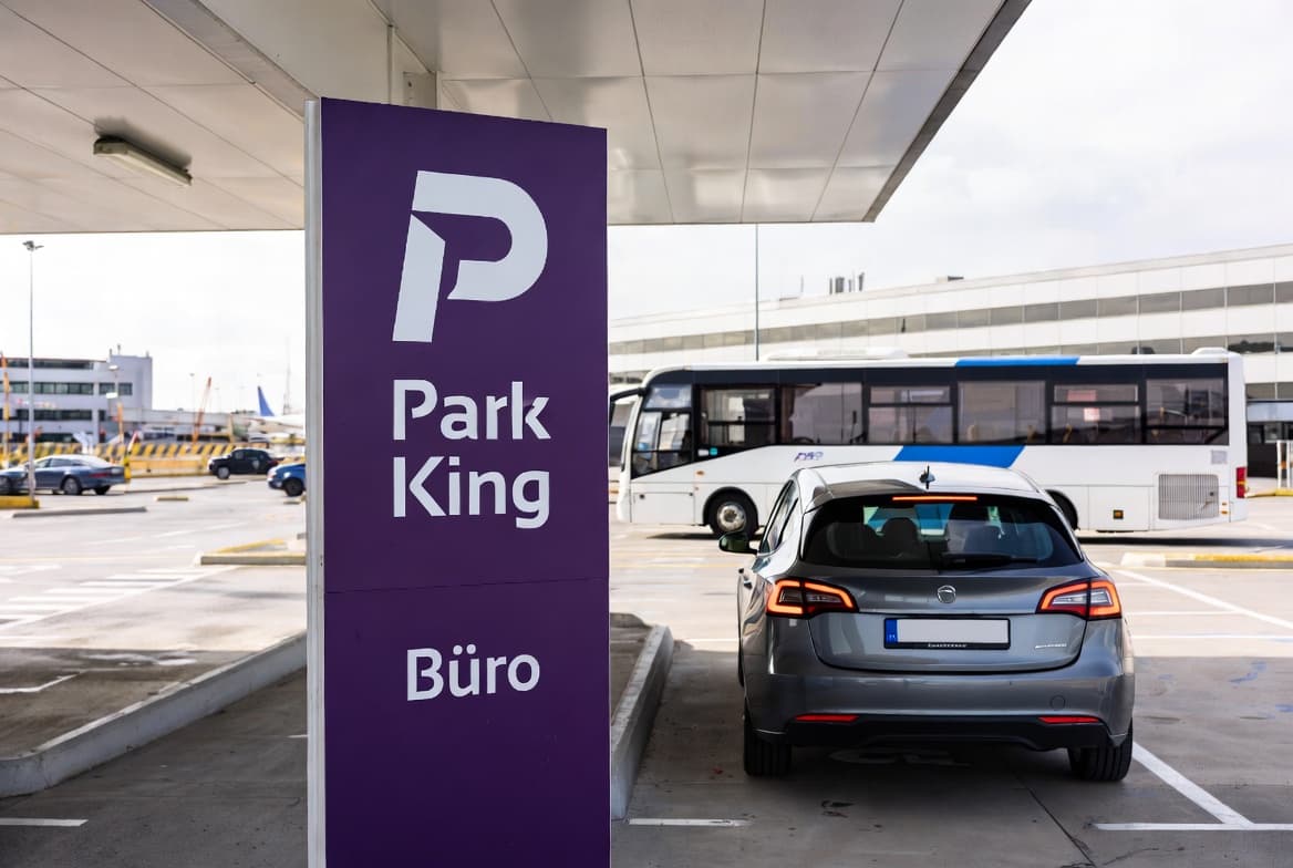 Jetzt Shuttle-Parkplatz am Flughafen Hamburg reservieren
